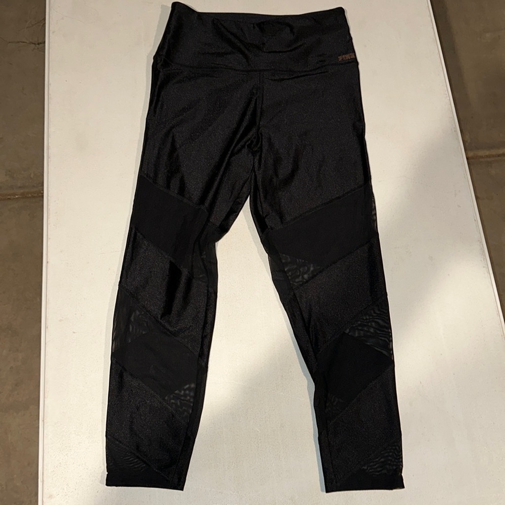 Shiny mesh leggings